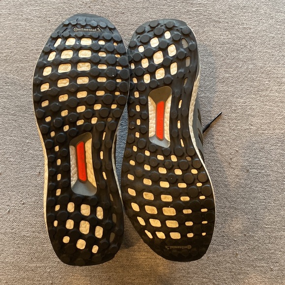Adidas Ultraboost Men’s size 9.5 - Picture 3 of 5